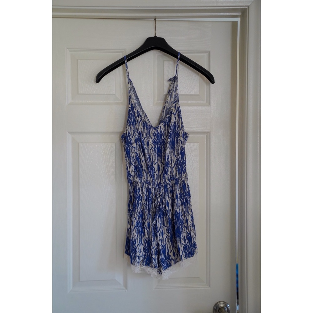 Abercrombie & Fitch blue & white patterned romper